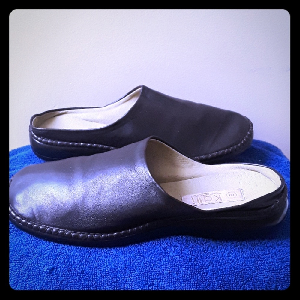 Brown Mules
